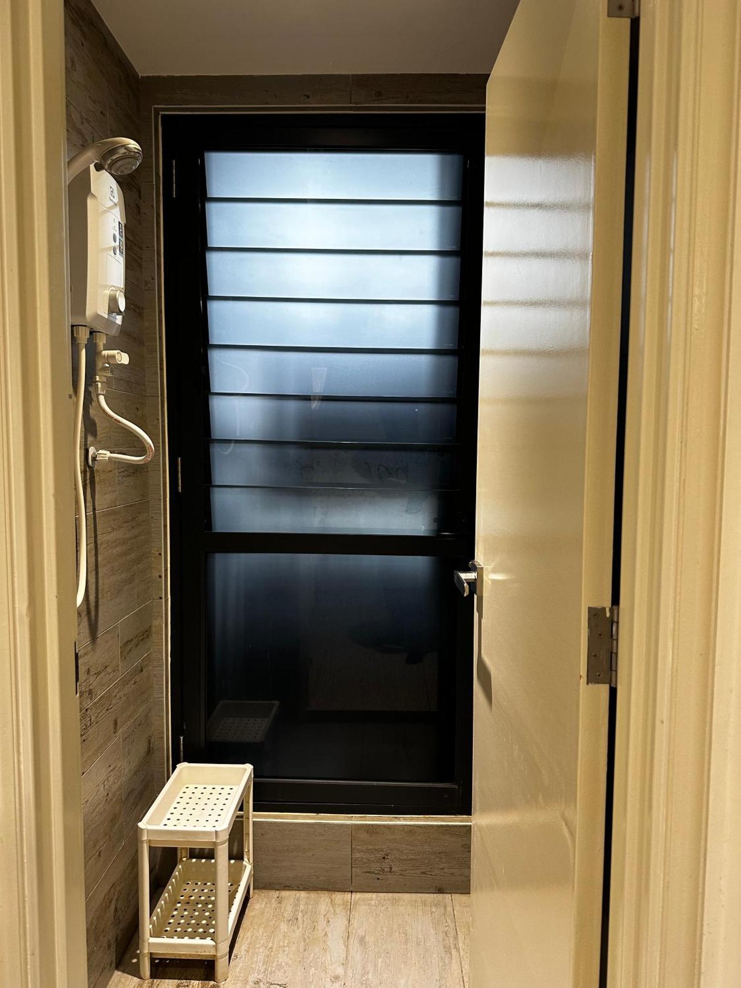 Arte Mont Kiara Aparthotel Kuala Lumpur Eksteriør bilde A screen door